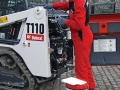 �atwy dost�p do serwisu w maszynie Bobcat