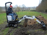 Minikoparka Bobcat E08